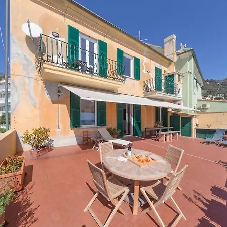 شقة Il Castello: Sunny In Front Of The Sea
